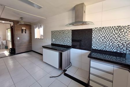 Cozinha de casa de condomínio à venda com 3 quartos, 546m² em Pendotiba, Niterói