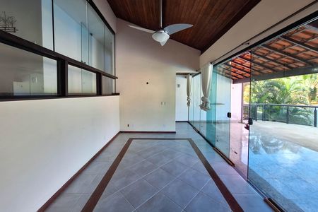 Sala 2 de casa de condomínio à venda com 3 quartos, 546m² em Pendotiba, Niterói