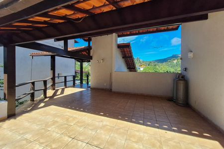 Garagem de casa de condomínio à venda com 3 quartos, 546m² em Pendotiba, Niterói