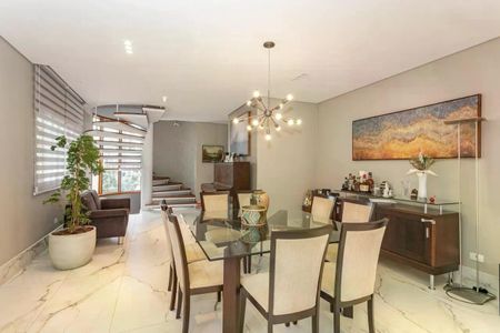 Casa à venda com 3 quartos, 299m² em Vila Mariana, São Paulo