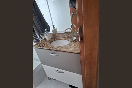 Banheiro de apartamento para alugar com 3 quartos, 118m² em Vila Caiçara, Praia Grande