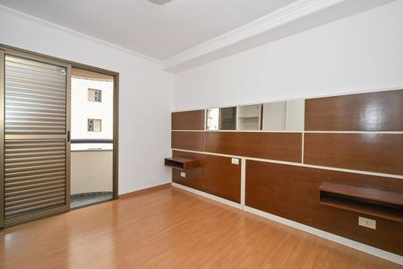 Apartamento para alugar com 117m², 3 quartos e 1 vagaSuíte