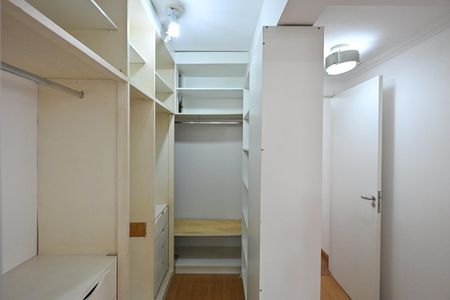Apartamento para alugar com 117m², 3 quartos e 1 vagaArmário da Suíte 