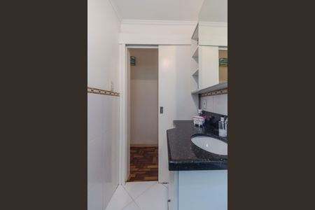 Banheiro de apartamento à venda com 3 quartos, 78m² em Menino Deus, Porto Alegre