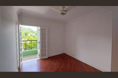 Casa à venda com 3 quartos, 266m² em Alphaville, Santana de Parnaíba