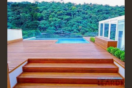 Casa de condomínio à venda com 600m², 3 quartos e 4 vagas