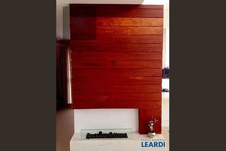 Casa de condomínio à venda com 600m², 3 quartos e 4 vagas