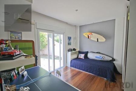 Casa de condomínio à venda com 600m², 3 quartos e 4 vagas
