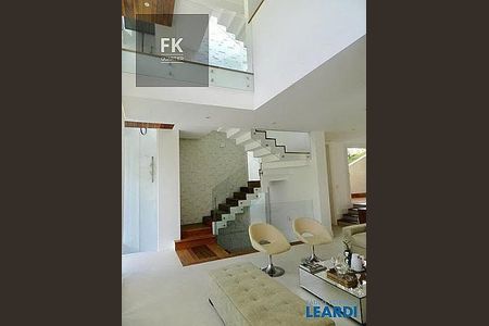 Casa de condomínio à venda com 600m², 3 quartos e 4 vagas