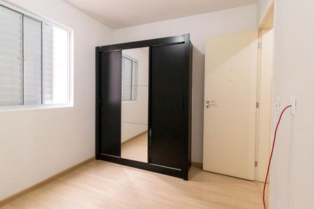 Quarto 1 de apartamento para alugar com 2 quartos, 58m² em Xaxim, Curitiba