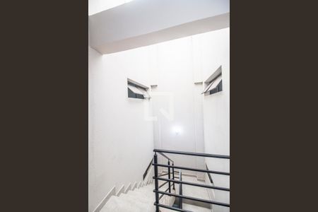 Escada de kitnet/studio para alugar com 1 quarto, 35m² em Ana Cristina II, Barueri