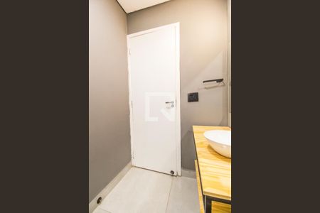 Banheiro de kitnet/studio para alugar com 1 quarto, 35m² em Ana Cristina II, Barueri