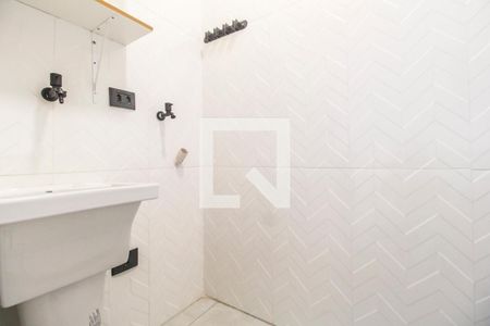 Banheiro de kitnet/studio para alugar com 1 quarto, 35m² em Ana Cristina II, Barueri