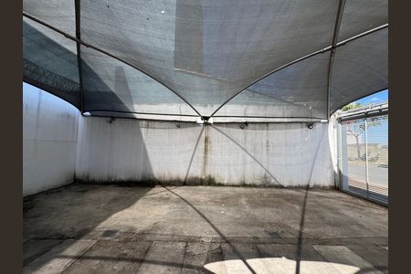 Garagem de casa para alugar com 3 quartos, 115m² em Manacás, Belo Horizonte