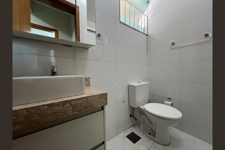 Banheiro Social de casa para alugar com 3 quartos, 115m² em Manacás, Belo Horizonte