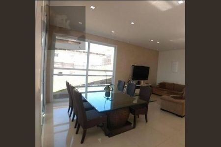 Casa à venda com 5 quartos, 245m² em Suru, Barueri