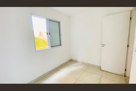 Quarto de apartamento para alugar com 2 quartos, 50m² em Jardim Isis, Cotia