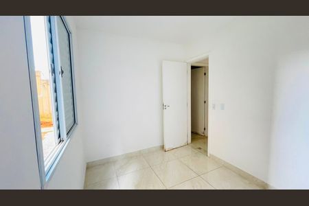 Quarto de apartamento para alugar com 2 quartos, 50m² em Jardim Isis, Cotia