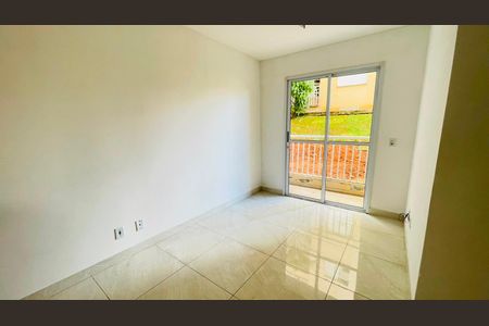 Sala de apartamento para alugar com 2 quartos, 50m² em Jardim Isis, Cotia