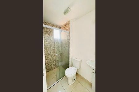 Banheiro de apartamento para alugar com 2 quartos, 50m² em Jardim Isis, Cotia
