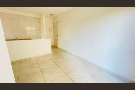 Sala de apartamento para alugar com 2 quartos, 50m² em Jardim Isis, Cotia