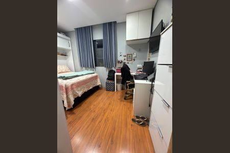 Quarto de apartamento para alugar com 2 quartos, 56m² em Vila America, Carapicuíba