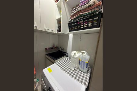 Área de serviço de apartamento para alugar com 2 quartos, 56m² em Vila America, Carapicuíba