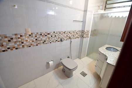 Banheiro de apartamento para alugar com 2 quartos, 80m² em Cambuí, Campinas