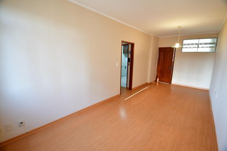 Sala de apartamento para alugar com 2 quartos, 80m² em Cambuí, Campinas