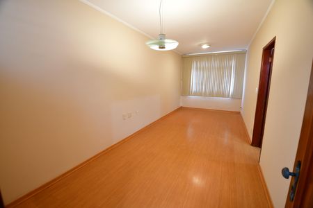 Sala de apartamento para alugar com 2 quartos, 80m² em Cambuí, Campinas