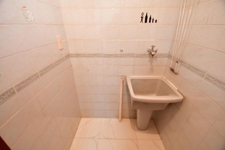 Área de Serviço de apartamento para alugar com 2 quartos, 80m² em Cambuí, Campinas