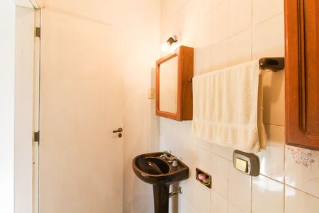 Banheiro da Suíte 1 de casa à venda com 5 quartos, 250m² em Marechal Rondon, Canoas