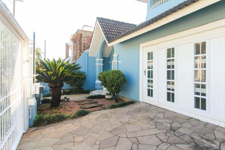 Área externa de casa à venda com 5 quartos, 250m² em Marechal Rondon, Canoas