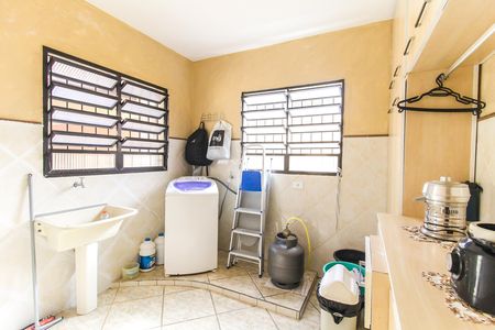 Casa à venda com 300m², 3 quartos e 3 vagas Casa à venda com 300m², 3 quartos e 3 vagasÁrea de Serviço