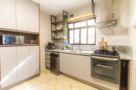 Casa à venda com 300m², 3 quartos e 3 vagas Casa à venda com 300m², 3 quartos e 3 vagasCozinha