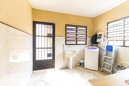 Casa à venda com 300m², 3 quartos e 3 vagas Casa à venda com 300m², 3 quartos e 3 vagasÁrea de Serviço