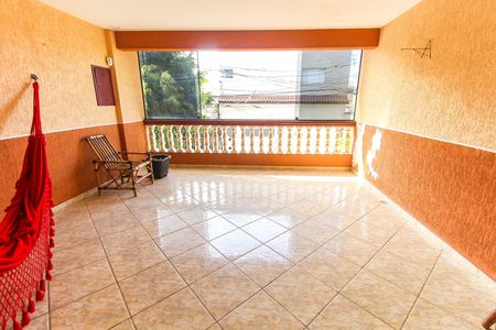 Casa à venda com 300m², 3 quartos e 3 vagas Casa à venda com 300m², 3 quartos e 3 vagasVaranda da sala