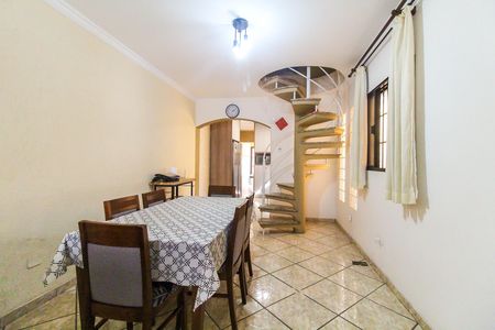 Casa à venda com 300m², 3 quartos e 3 vagas Casa à venda com 300m², 3 quartos e 3 vagasSala