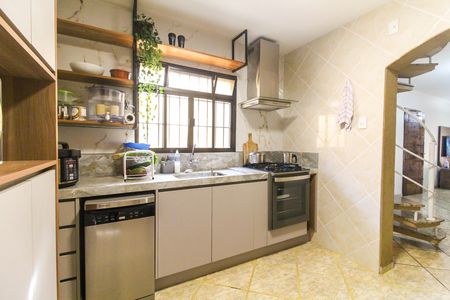 Casa à venda com 300m², 3 quartos e 3 vagas Casa à venda com 300m², 3 quartos e 3 vagasCozinha