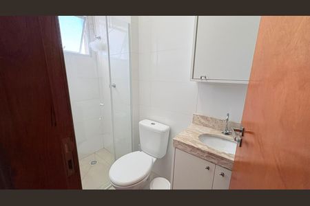 Banheiro de apartamento para alugar com 1 quarto, 25m² em Vila Constança, São Paulo
