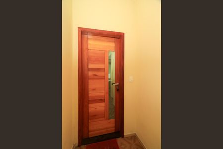 Entrada de apartamento para alugar com 2 quartos, 82m² em Vila Valqueire, Rio de Janeiro