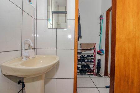 Banheiro de apartamento à venda com 1 quarto, 114m² em São João, Porto Alegre