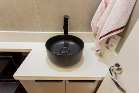 Banheiro de apartamento para alugar com 2 quartos, 37m² em Usina Piratininga, São Paulo
