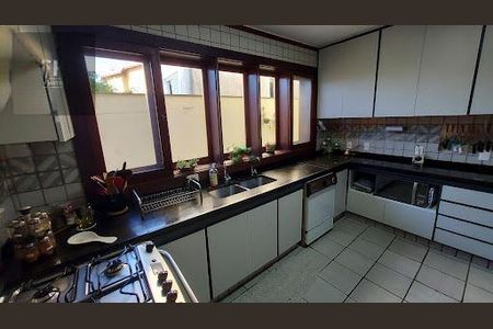Casa à venda com 500m², 4 quartos e 3 vagas