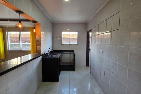 Cozinha de apartamento para alugar com 1 quarto, 35m² em Vila Tupi, Praia Grande