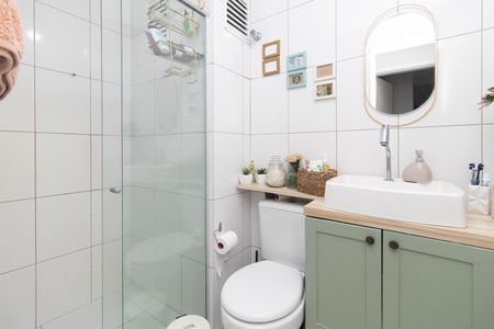 Banheiro de apartamento à venda com 2 quartos, 63m² em Nonoai, Porto Alegre