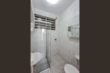 Banheiro de kitnet/studio para alugar com 1 quarto, 27m² em Sé, São Paulo