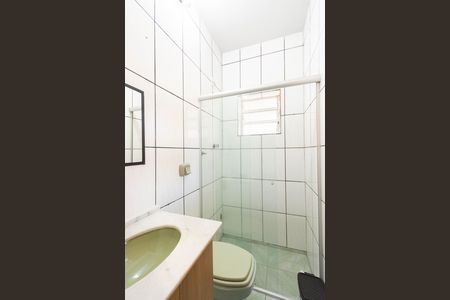 Banheiro social  de casa para alugar com 6 quartos, 115m² em Rio Branco, Canoas