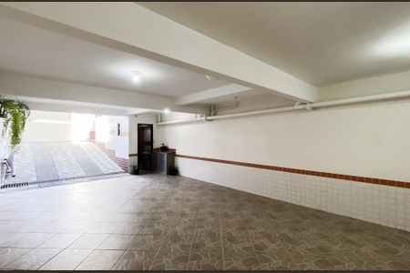 Garagem  de casa à venda com 3 quartos, 155m² em Jardim Triana, São Paulo