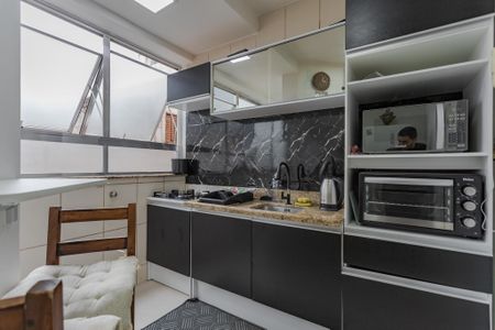 Cozinha e Área de Serviço de apartamento para alugar com 1 quarto, 50m² em Higienópolis, Porto Alegre